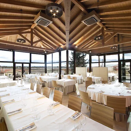 Hotel Quintanares 3*